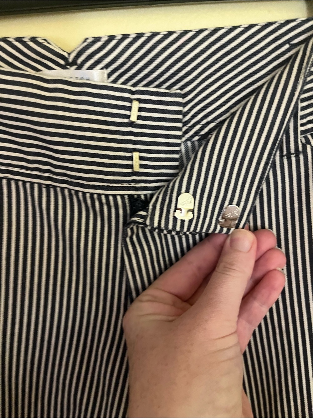 Old Navy Blue and White Striped Cuffed Bottom Pants Low Waist Size 2 - Picture 6 of 10